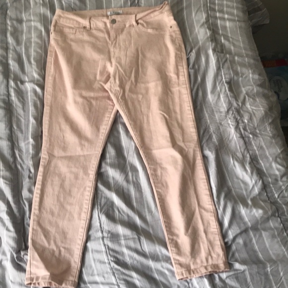 Pants - Picture 3 of 4